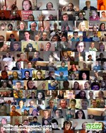 Viele Gesichter in kleinen Kacheln, die an einer Videokonferenz teilnehmen